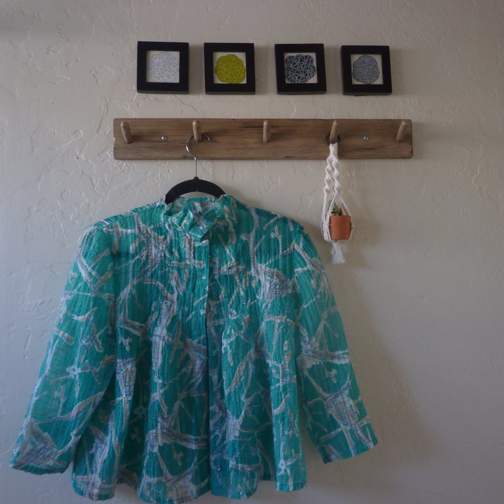 Sweetest Vintage Flowy Granny Blouse with Collar and A-Line Shape